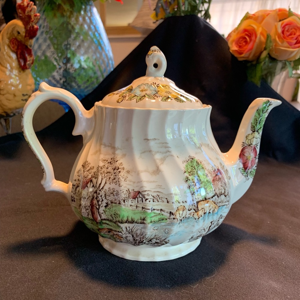 Sadler Country Life Tea Pot
